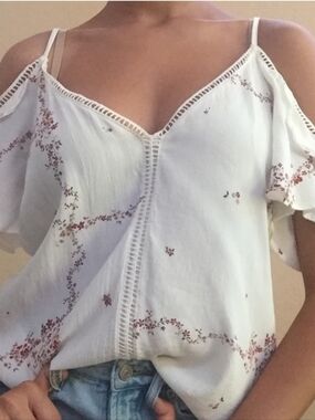 Current Air Nelli Lattice Floral Cold Shoulder Top White Blouse